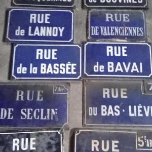 4600 anciennes plaques de rue de Lille mises aux enchères !